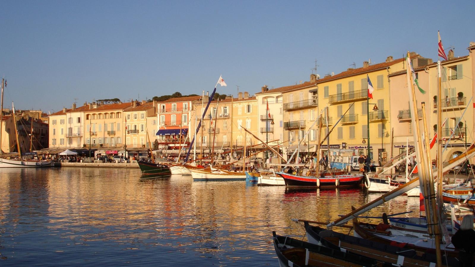 The Old Port Of Saint Tropez Has A Story To Tell Sezz Saint Tropez